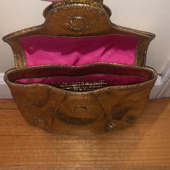 Juicy Couture Pam & Gela Gold Shimmery Magnetic Closure Clutch Purse Never Used - Picture 6 of 6